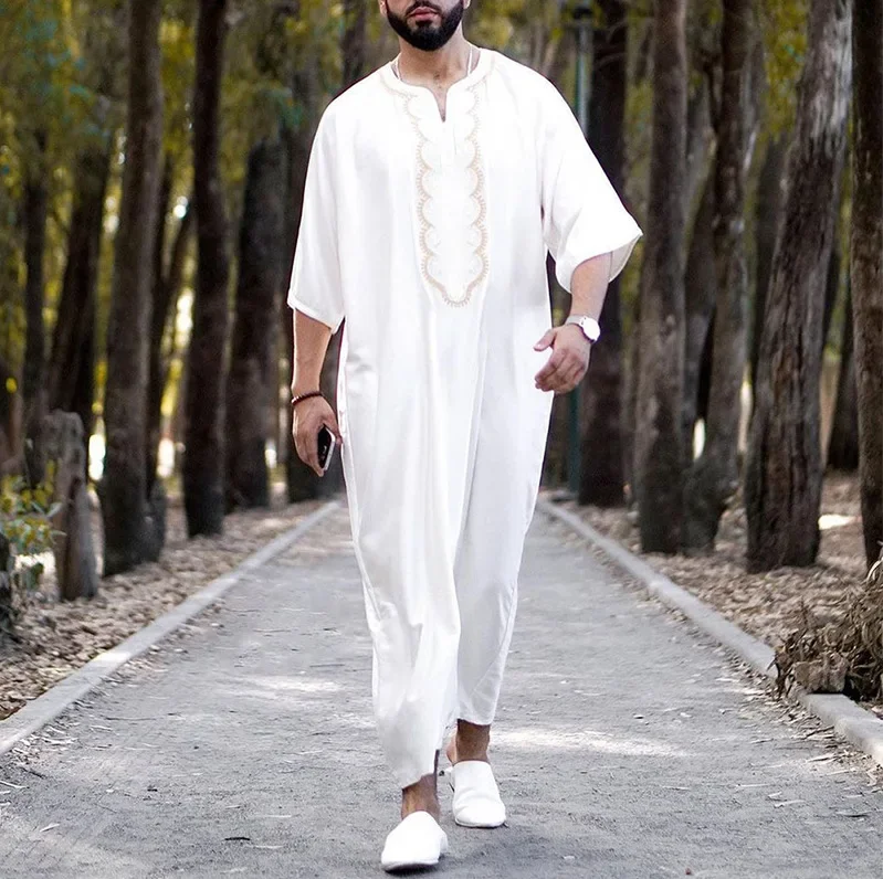 Men Muslim Summer Fashion Loose Robe Islam Kaftan Men Clothing Dubai Luxury Muslim Abaya Muslim V-neck Short Sleeve Printing - Image 3